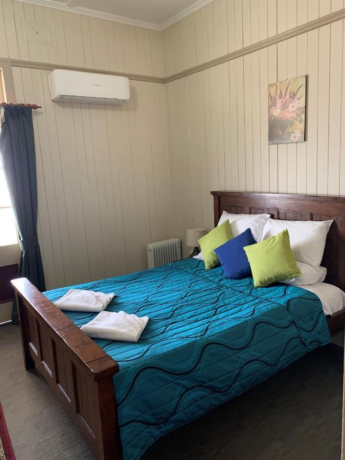Exchange Hotel Toogoolawah Exterior foto